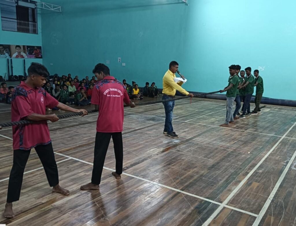 राष्ट्रीय खेल दिवस के अवसर पर मेजर ध्यानचंद के चित्र पर जिला परिवहन पदाधिकारी सुरेंद्र कुमार ने श्रद्धासुमन अर्पित किया। राष्ट्रीय खेल दिवस के अवसर पर मेजर ध्यानचंद के चित्र पर जिला परिवहन पदाधिकारी सुरेंद्र कुमार ने श्रद्धासुमन अर्पित किया।