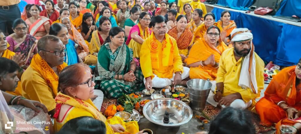 गायत्री परिवार : विश्व शांति के लिए हुआ रुद्राभिषेक. गायत्री परिवार : विश्व शांति के लिए हुआ रुद्राभिषेक.