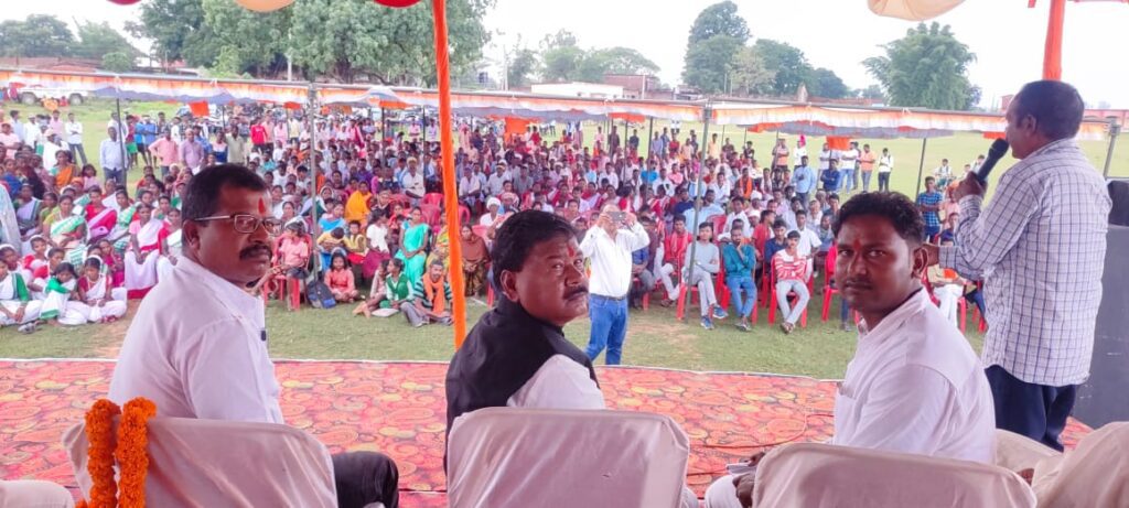 लातेहार में जमीन की लड़ाई लड़ेंगे और जीतेंगे भी : बंधु तिर्की लातेहार में जमीन की लड़ाई लड़ेंगे और जीतेंगे भी : बंधु तिर्की