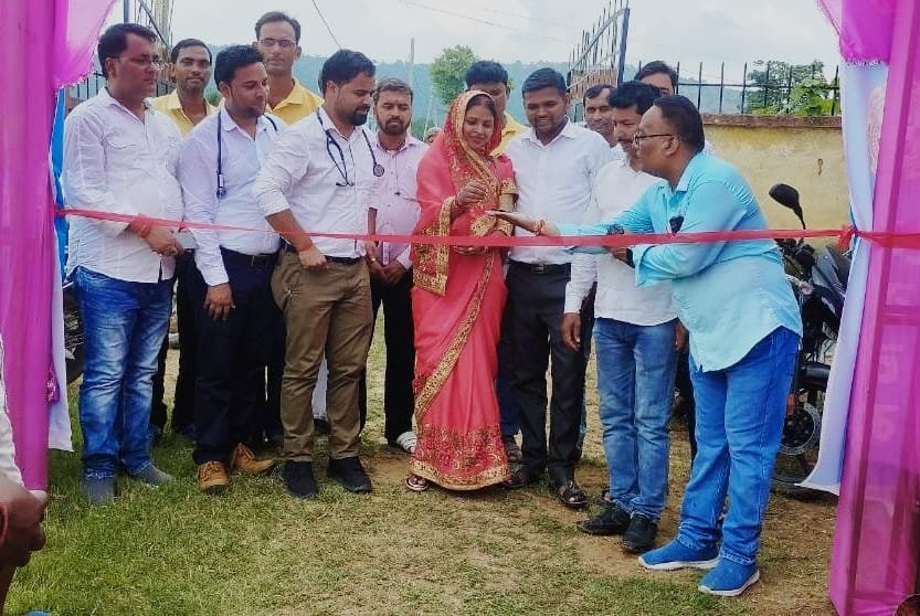 बिशुनपुरा(गढ़वा):प्रखंड स्तरीय स्वास्थ्य मेला का किया गया आयोजन, 750ग्रामीणों ने कराये ईलाज।