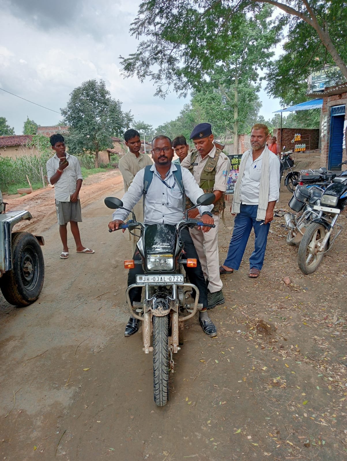 पुलिस अधीक्षक गढ़वा के निर्देशानुसार धुरकी पुलिस ने एंटी क्राईम चेकिंग अभियान चलाया. पुलिस अधीक्षक गढ़वा के निर्देशानुसार धुरकी पुलिस ने एंटी क्राईम चेकिंग अभियान चलाया.