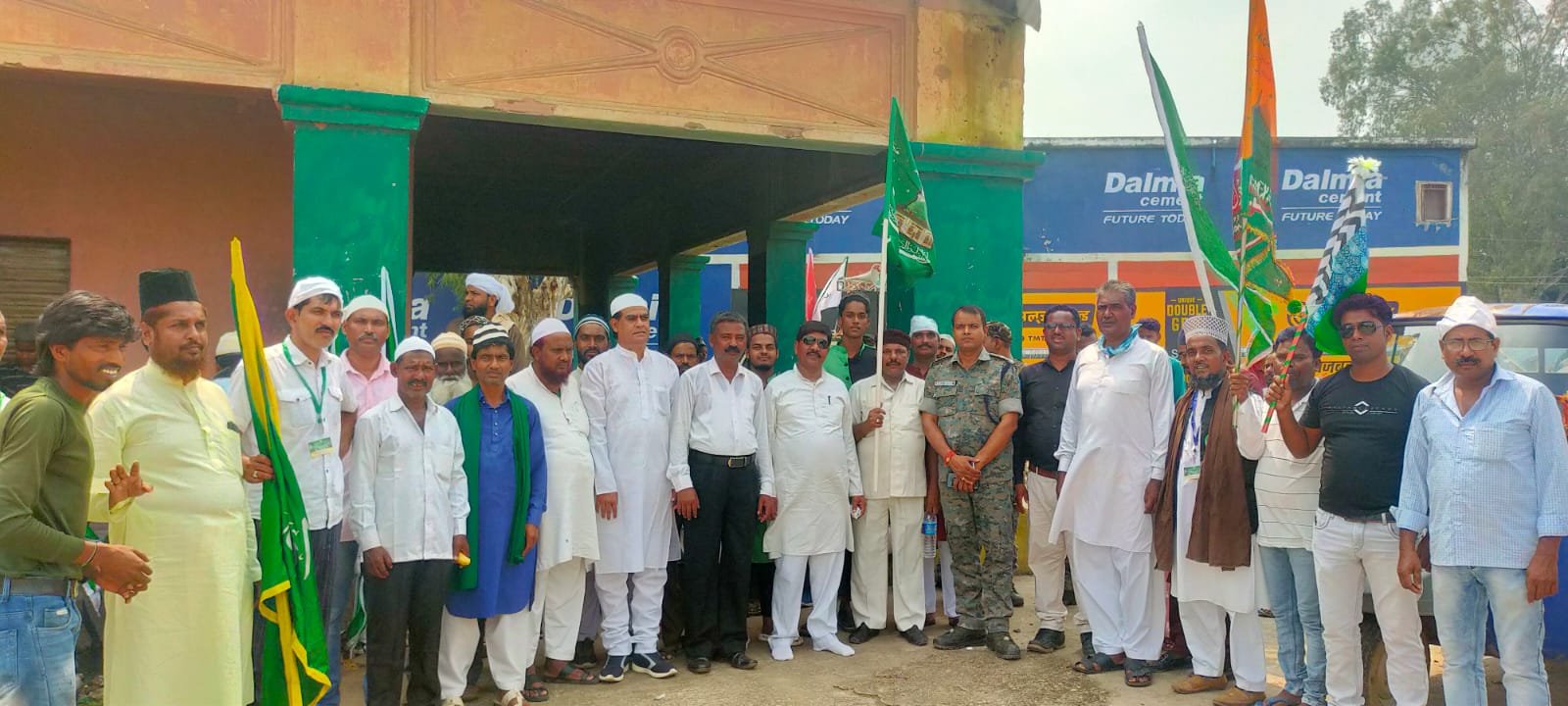 पैगम्बर हजरत मोहम्मद के यौमे पैदाइश पर निकाला गया मोहम्मदी जुलूस.