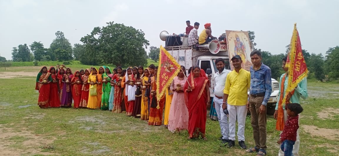 सावन पूर्णिमा के रक्षाबंधन के शुभ अवसर पर जल यात्रा को लेकर श्रद्धालुओं की उमड़ी भीड़. सावन पूर्णिमा के रक्षाबंधन के शुभ अवसर पर जल यात्रा को लेकर श्रद्धालुओं की उमड़ी भीड़.