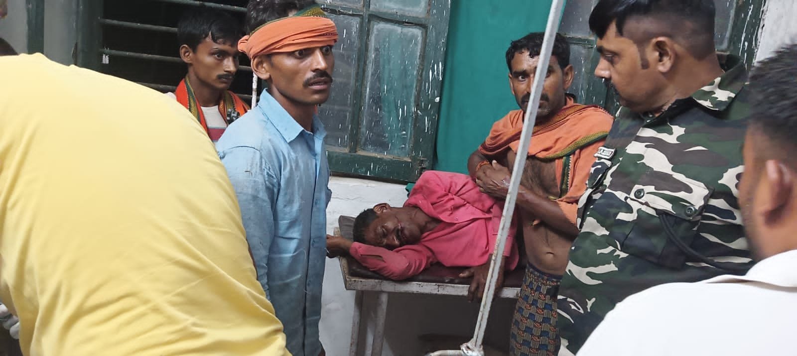 आपसी विवाद में जोरदार हथियार से हमला:45 वर्षीय व्यक्ति गंभीर रूप से घायल। आपसी विवाद में जोरदार हथियार से हमला:45 वर्षीय व्यक्ति गंभीर रूप से घायल।