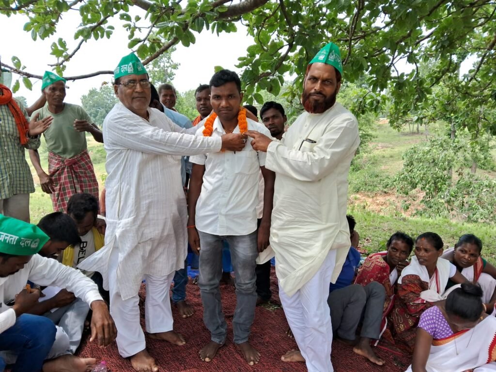 राष्ट्रीय जनता दल पंचायत कमिटी विस्तार को लेकर बेंदी गांव में किया गया एक दिवसीय बैठक। राष्ट्रीय जनता दल पंचायत कमिटी विस्तार को लेकर बेंदी गांव में किया गया एक दिवसीय बैठक।