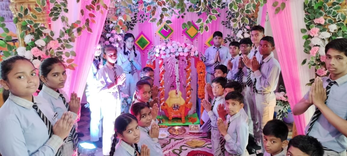 लातेहार:पब्लिक स्कूल के प्रांगण में धूमधाम से मनाया गया कृष्णा जन्मोत्सव। लातेहार:पब्लिक स्कूल के प्रांगण में धूमधाम से मनाया गया कृष्णा जन्मोत्सव।