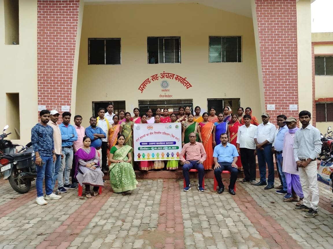 प्रशिक्षण से आएगी कार्यों में दक्षता…… मेघनाथ उरांव प्रखंड विकास पदाधिकारी लातेहार. प्रशिक्षण से आएगी कार्यों में दक्षता…… मेघनाथ उरांव प्रखंड विकास पदाधिकारी लातेहार.