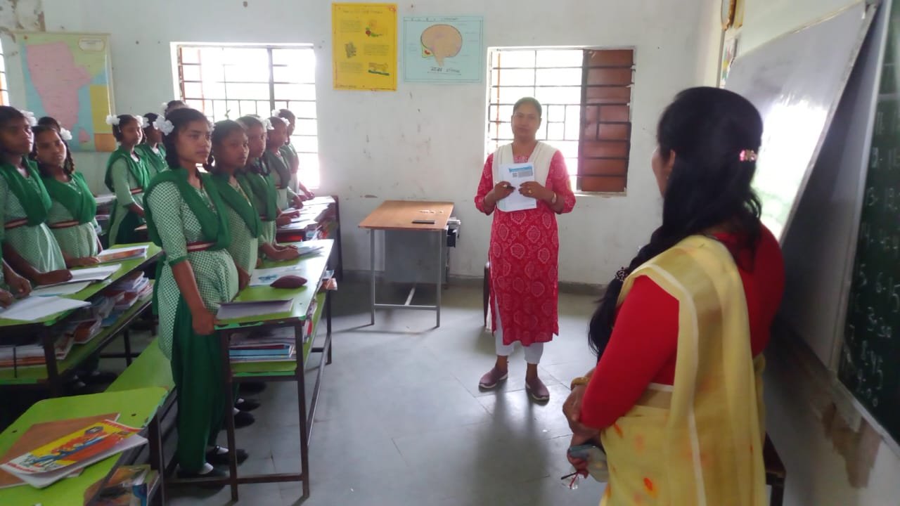 जिप उपाध्यक्ष अनीता देवी ने कस्तूरबा विद्यालय चंदवा का किया औचक निरीक्षण: सुनी समस्याएंl