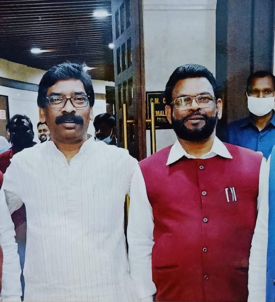 डुमरी की जनता ने हेमंत सरकार पर फिर जताया विश्वास...बैद्यनाथ राम डुमरी की जनता ने हेमंत सरकार पर फिर जताया विश्वास...बैद्यनाथ राम