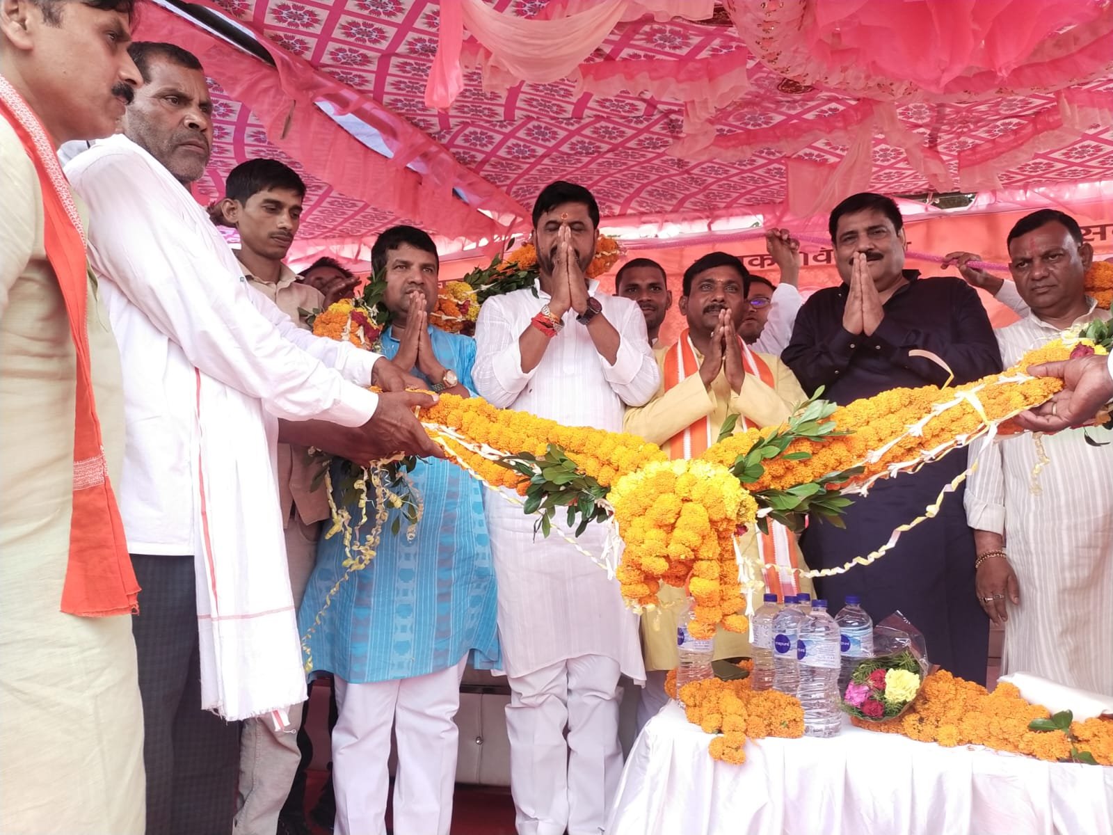 वर्तमान सरकार और विधायक जनता को लूटने का कम कर रही है- पूर्व विधायक सत्येंद्र नाथ तिवारी।