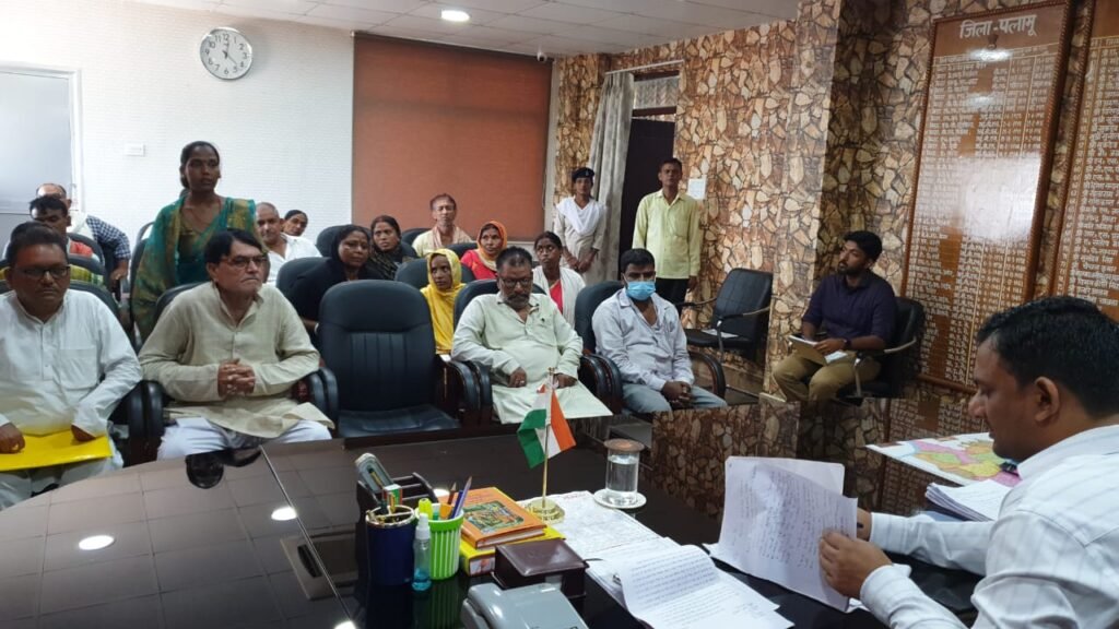 ट्रेनी आईएएस को बनाया गया नोडल ऑफिसर,छः सदस्यीय टीम गठित,कार्ड बनाने हेतु सहियाओं को दिया जायेगा प्रशिक्षण ट्रेनी आईएएस को बनाया गया नोडल ऑफिसर,छः सदस्यीय टीम गठित,कार्ड बनाने हेतु सहियाओं को दिया जायेगा प्रशिक्षण