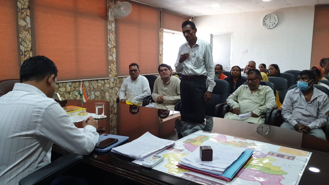 ट्रेनी आईएएस को बनाया गया नोडल ऑफिसर,छः सदस्यीय टीम गठित,कार्ड बनाने हेतु सहियाओं को दिया जायेगा प्रशिक्षण