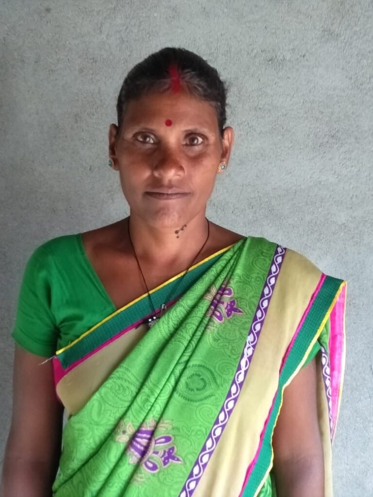 मामूली विवाद में पारा टीचर की पत्नी को अपने ही भतीजे ने टांगी से मार कर की हत्या।