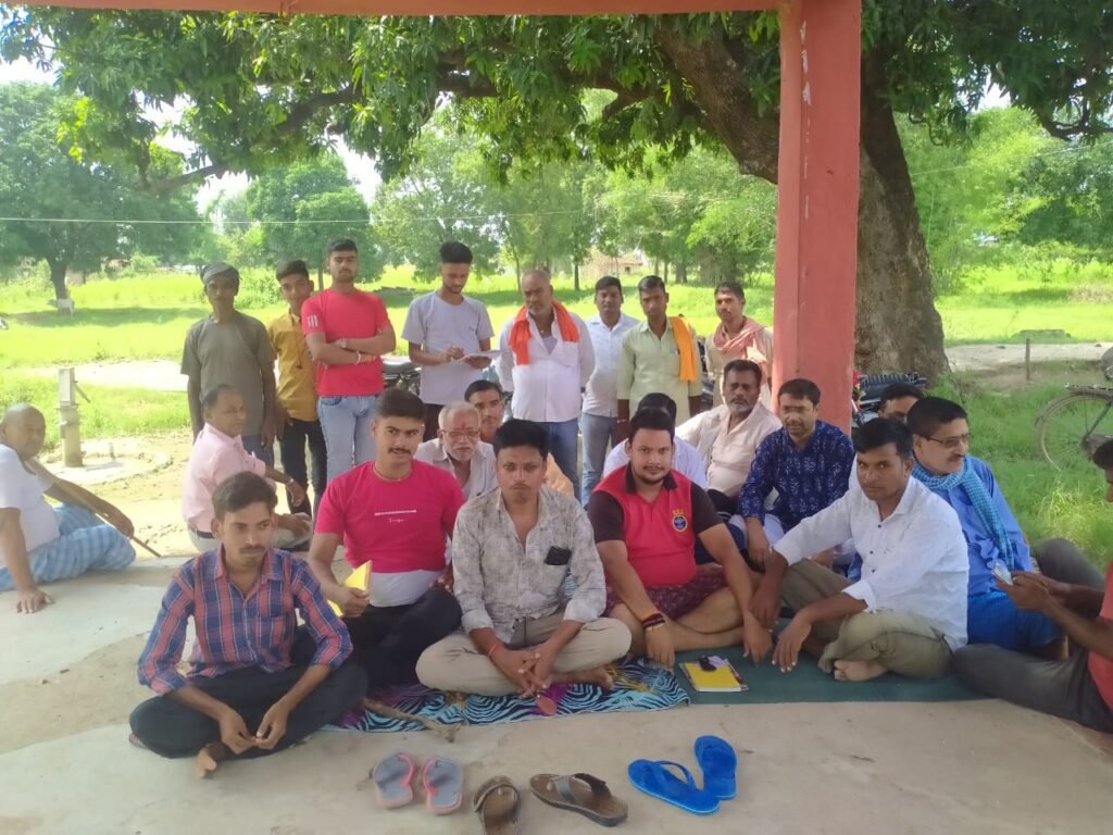 धूम धाम से दुर्गा पूजा मनाने को लेकर देवी मंडप में बैठक आयोजित-समिति का गठन धूम धाम से दुर्गा पूजा मनाने को लेकर देवी मंडप में बैठक आयोजित-समिति का गठन