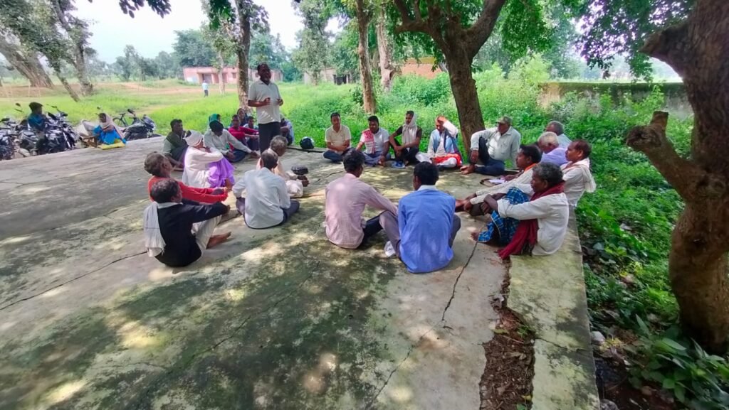 वन विभाग के द्वारा 640 एकड़ जमीन पर कब्जा को लेकर चेरो समाज ने किया बैठक। वन विभाग के द्वारा 640 एकड़ जमीन पर कब्जा को लेकर चेरो समाज ने किया बैठक।