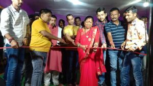 घाघरा गणेश पूजा समिति की ओर से रात्रि में भक्ति जागरण कार्यक्रम में उमड़ी भक्तों की भीड़।