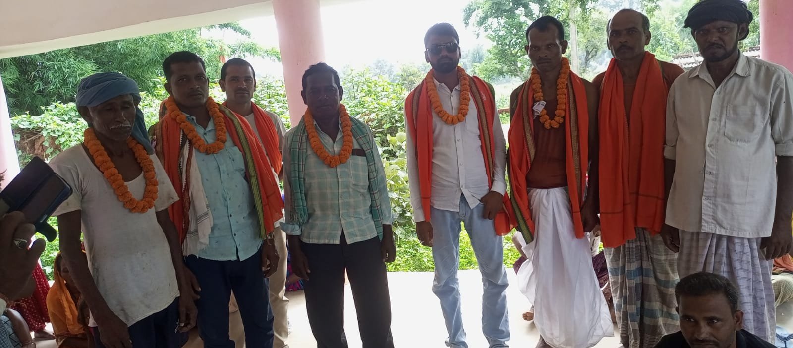 मनिका:चौकिया देवी मंडप में किया गया नया बैगा का चुनाव। मनिका:चौकिया देवी मंडप में किया गया नया बैगा का चुनाव।