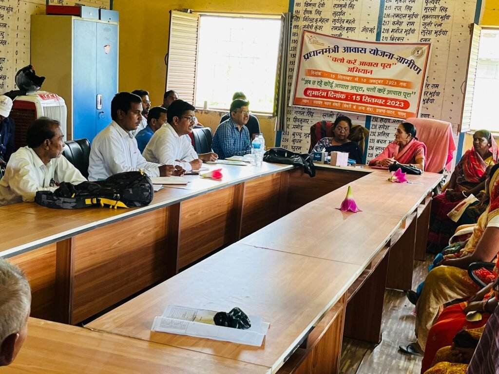 राज्य स्तरीय टीम ने "चलो करे आवास पूरा" अभियान के तहत पाटन प्रखण्ड क्षेत्र का किया दौरा।