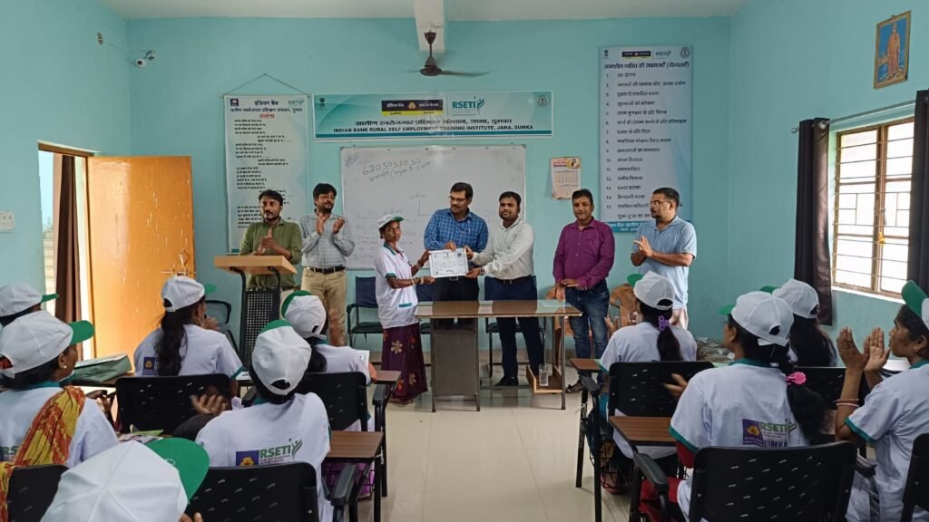 10 दिवसीय मशरूम की खेती का प्रशिक्षण पूरा,28 प्रशिक्षणर्थियों को मिला प्रमाण पत्र। 10 दिवसीय मशरूम की खेती का प्रशिक्षण पूरा,28 प्रशिक्षणर्थियों को मिला प्रमाण पत्र।