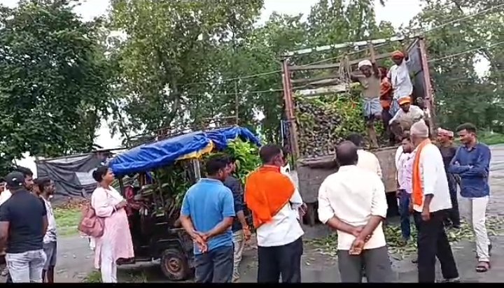 बिरसा आम बागवानी के तहत नहीं मिल रहे पौधा: मनमानी करने का आरोप ग्रामीणों ने लगाया।