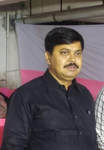 जमशेदपुर का मैरिन ड्राइव बना मौत का रास्ता , ऑटो पलटा। जमशेदपुर का मैरिन ड्राइव बना मौत का रास्ता , ऑटो पलटा।