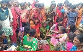 हरितालिका तीज पर बड़ा हादसाः मूर्ति विसर्जन करने गई पांच बच्चियां तालाब में डूबीं. हरितालिका तीज पर बड़ा हादसाः मूर्ति विसर्जन करने गई पांच बच्चियां तालाब में डूबीं.