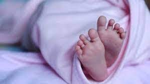 तेज AC चलाकर सोता रहा डॉक्टर, 2 नवजातों की ठंड लगने से मौत.