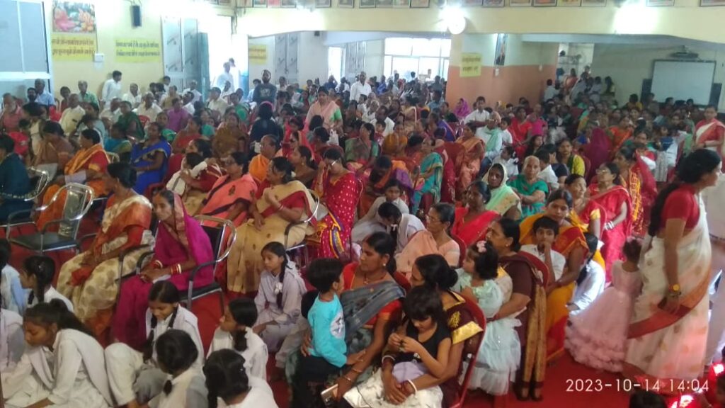 सरस्वती विद्या मंदिर में किया गया दादा-दादी, नाना-नानी सम्मान समारोह का आयोजन, सरस्वती विद्या मंदिर में किया गया दादा-दादी, नाना-नानी सम्मान समारोह का आयोजन,