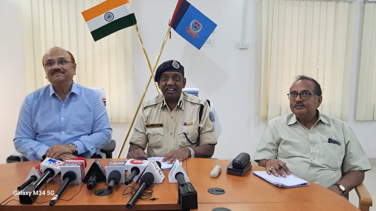 पलामू: शांतिपूर्ण एवं सौहार्दपूर्ण दुर्गा पूजा आयोजन को लेकर प्रशासन तैयार पलामू: शांतिपूर्ण एवं सौहार्दपूर्ण दुर्गा पूजा आयोजन को लेकर प्रशासन तैयार