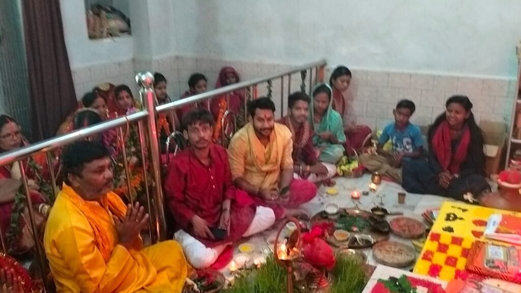विजयदशमी आज नम आंखों से भक्तों ने मां का मूर्ति का विसर्जन किया,