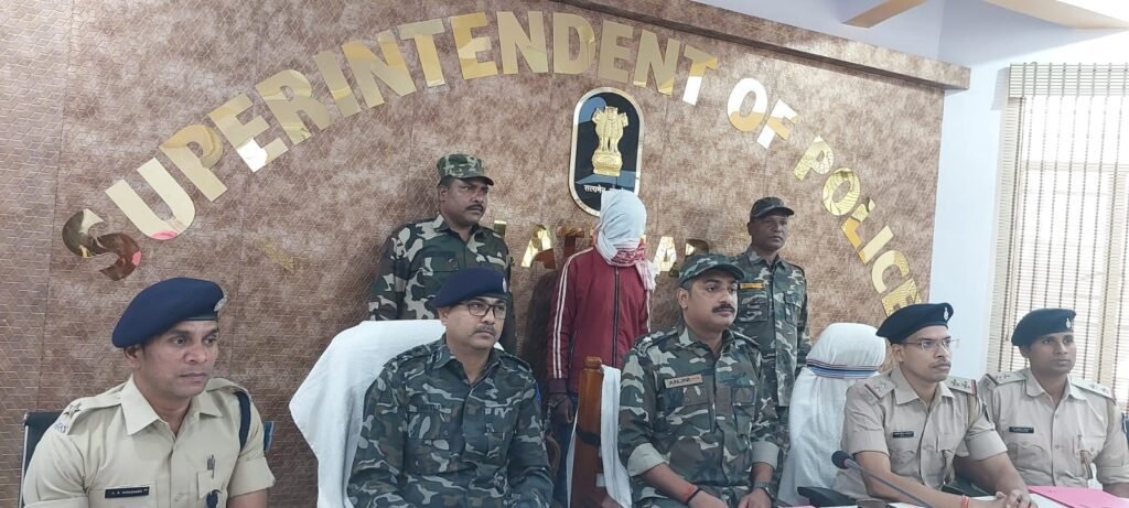 मानव तस्करों का कब्र खोदती लातेहार पुलिस,9 बच्चियां बरामद , मानव तस्करों का कब्र खोदती लातेहार पुलिस,9 बच्चियां बरामद ,