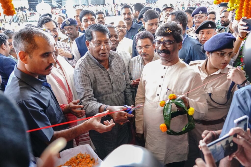 मुख्यमंत्री हेमन्त सोरेन ने मेदिनीनगर में राज्य के सातवें अत्याधुनिक मेधा डेयरी प्लांट का किया शुभारंभ. मुख्यमंत्री हेमन्त सोरेन ने मेदिनीनगर में राज्य के सातवें अत्याधुनिक मेधा डेयरी प्लांट का किया शुभारंभ.