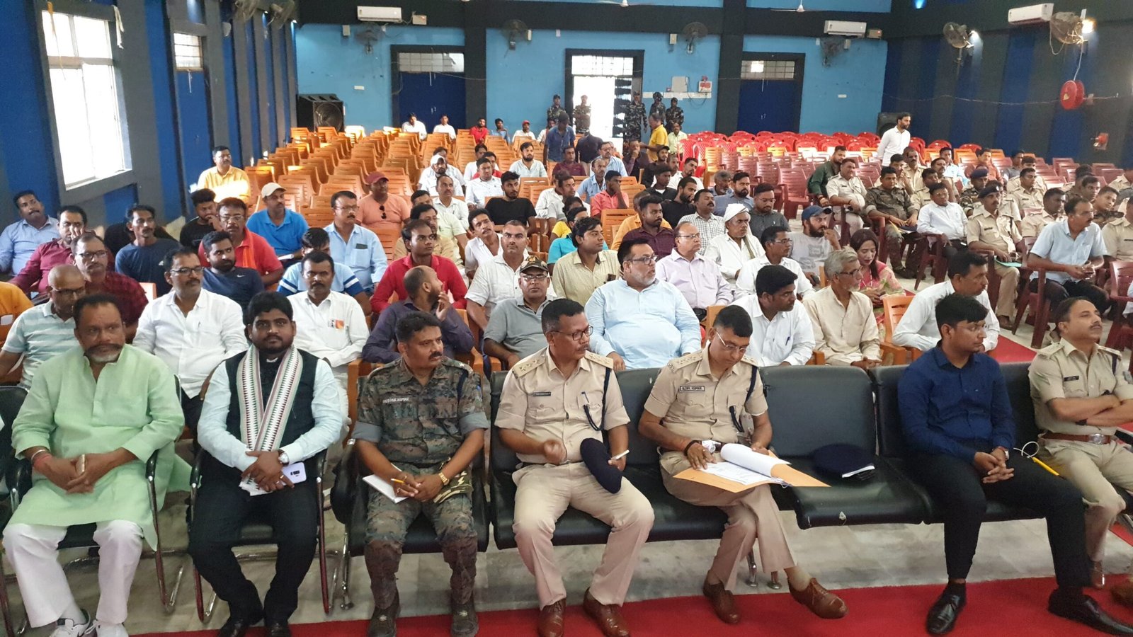 दुर्गा पूजा को लेकर जिला स्तरीय शांति समिति की बैठक संपन्न दुर्गा पूजा को लेकर जिला स्तरीय शांति समिति की बैठक संपन्न