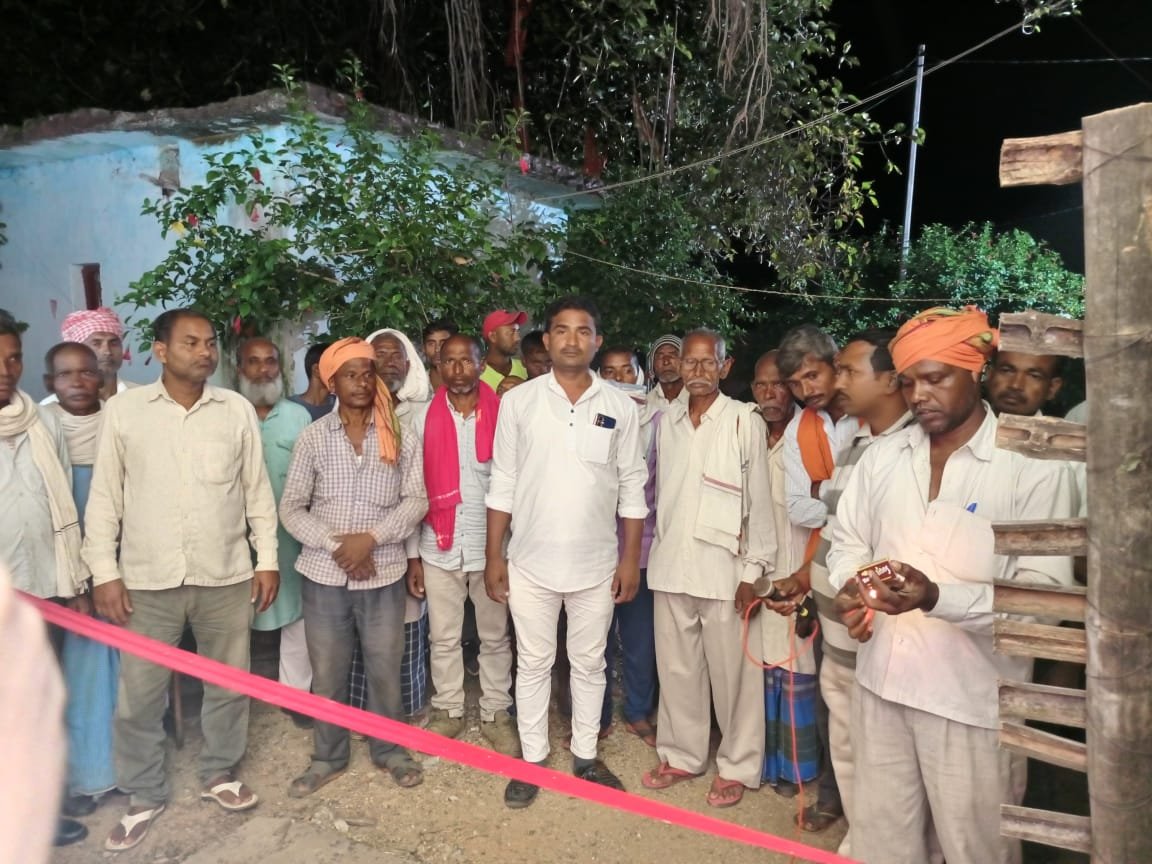 मुख्य अतिथि मुखिया प्रतिनिधि ने फीता काट किया पूजा प्रारंभ. मुख्य अतिथि मुखिया प्रतिनिधि ने फीता काट किया पूजा प्रारंभ.