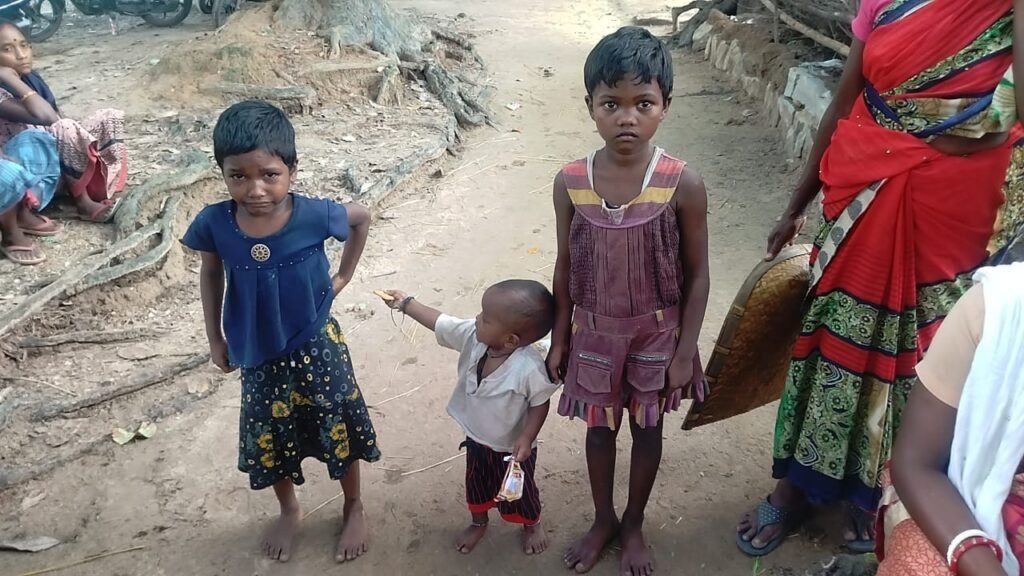डारिया से एक की मौत होने से गांव में मचा हड़कम: इलाज के लिए गाँव पहुंचा चिकित्सक टीम. डारिया से एक की मौत होने से गांव में मचा हड़कम: इलाज के लिए गाँव पहुंचा चिकित्सक टीम.