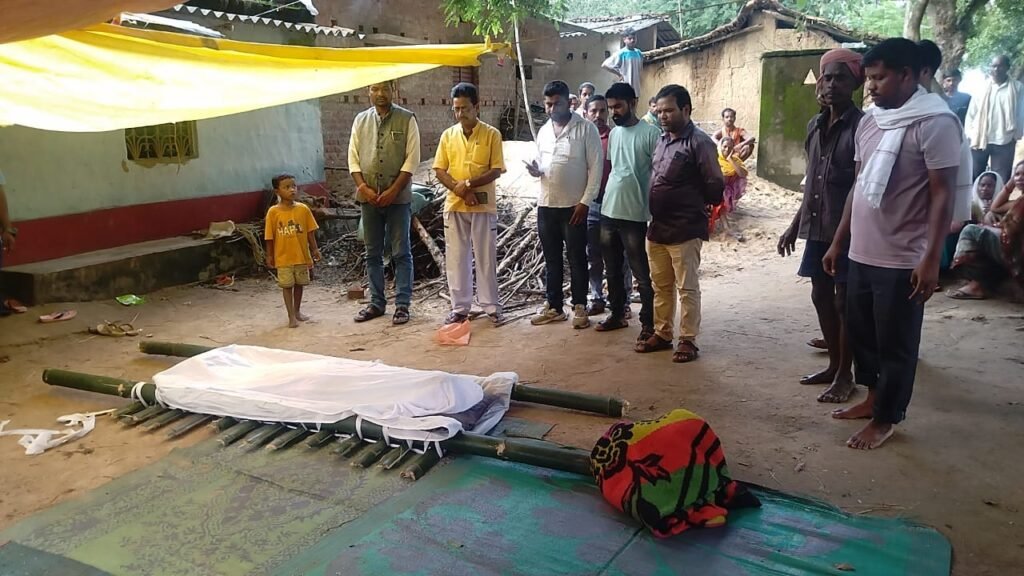 डारिया से एक की मौत होने से गांव में मचा हड़कम: इलाज के लिए गाँव पहुंचा चिकित्सक टीम. डारिया से एक की मौत होने से गांव में मचा हड़कम: इलाज के लिए गाँव पहुंचा चिकित्सक टीम.