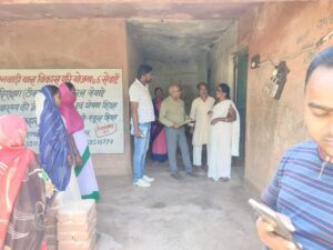 जिले के सिविल सर्जन ने उच्चवाबाल निरीक्षण करने पहुंचे पैदल.