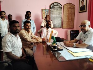 भूमि अधिग्रहण समिति के अध्यक्ष मिले अंचलाधिकारी