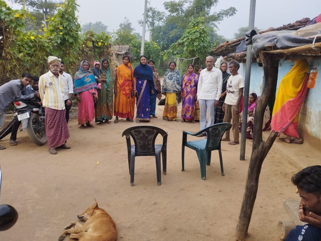भाकपा माले नेता एवं कार्यकर्ताओं ने भूख से पीड़ित कार्डधारियों से मिले