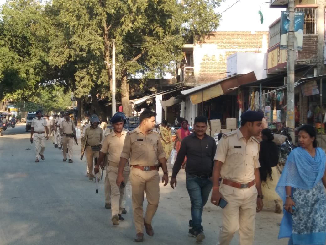 शांति पूर्ण एवं हर्षोल्लास के साथ दुर्गा पूजा मनाने को लेकर बिशुनपुरा पुलिस ने निकाली फ्लैग मार्च,गतिविधियों पे रहेगी पुलिस की पैनी नजर शांति पूर्ण एवं हर्षोल्लास के साथ दुर्गा पूजा मनाने को लेकर बिशुनपुरा पुलिस ने निकाली फ्लैग मार्च,गतिविधियों पे रहेगी पुलिस की पैनी नजर