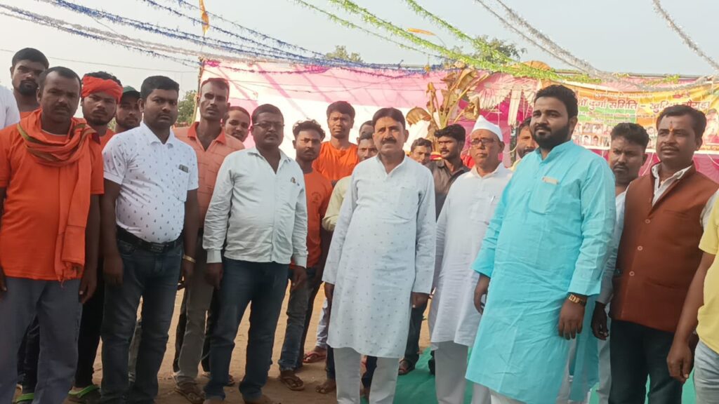 कांग्रेस जिलाध्यक्ष इं ओबैदुल्लाह हक अंसारी ने दुर्गा पूजा पंडालों का किया भ्रमण. कांग्रेस जिलाध्यक्ष इं ओबैदुल्लाह हक अंसारी ने दुर्गा पूजा पंडालों का किया भ्रमण.