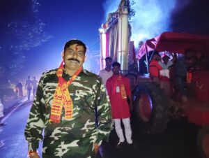 मूर्ति विसर्जन के दौरान मनिका थाना प्रभारी ने अपने से संभाला कमान