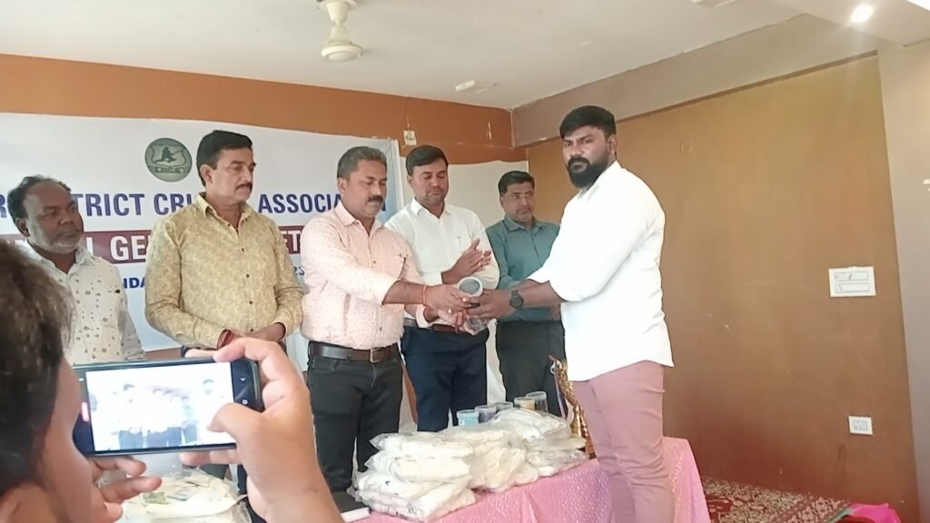 लातेहार जिला क्रिकेट संघ का वार्षिक आम सभा संपन्न. लातेहार जिला क्रिकेट संघ का वार्षिक आम सभा संपन्न.