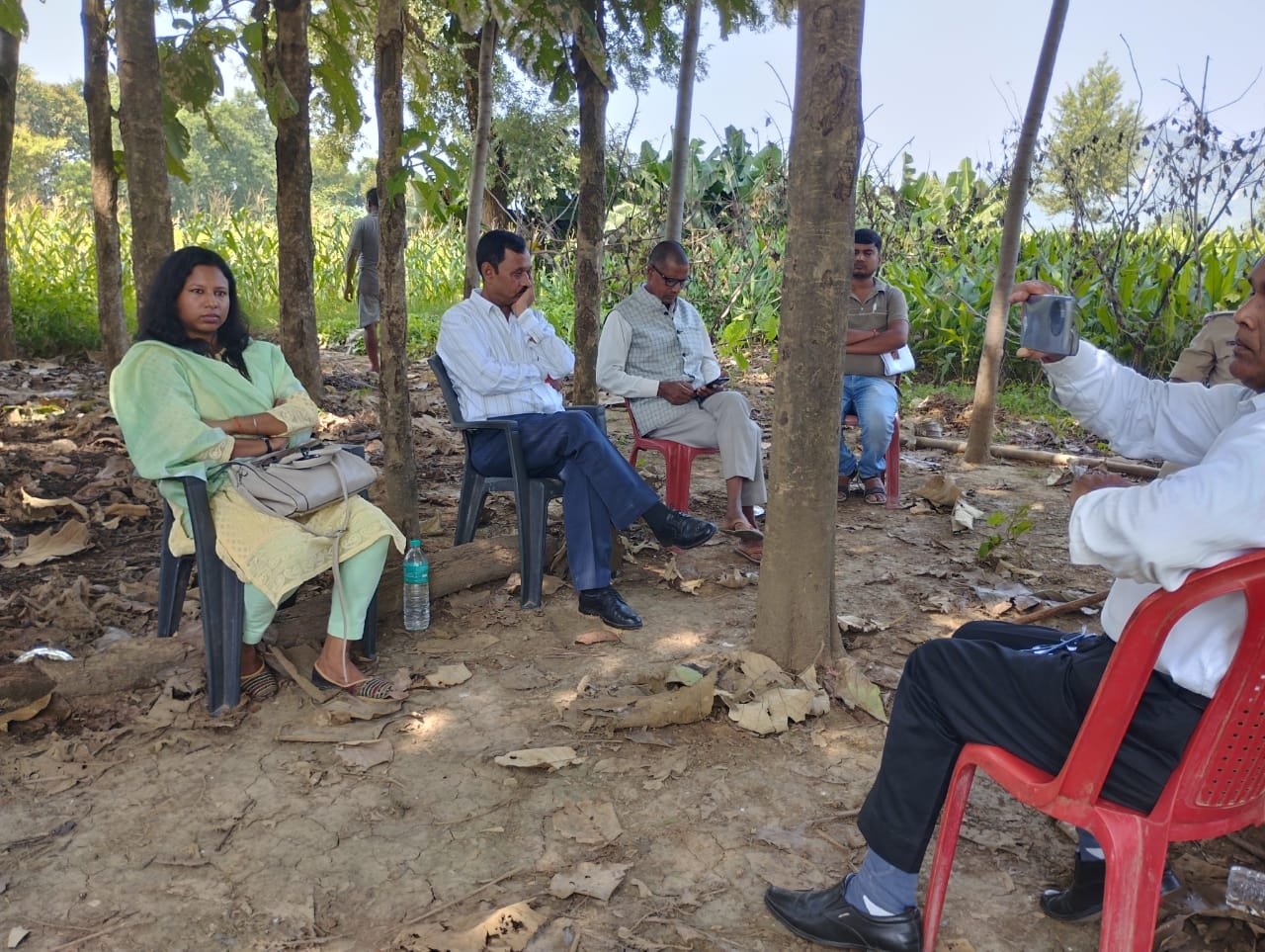 कोर्ट के आदेश पर ढो़ल- नगाड़े के साथ कराया गया दखल- दहानी, मालिकाना हक वर्षों बाद मिला. कोर्ट के आदेश पर ढो़ल- नगाड़े के साथ कराया गया दखल- दहानी, मालिकाना हक वर्षों बाद मिला.