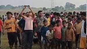 हाईटेंशन बिजली लाइन टावर पर चढ़े युवक के कारण 10 घंटे मची रही अफरा-तफरी, एनडीआरएफ ने किया रेस्क्यू. हाईटेंशन बिजली लाइन टावर पर चढ़े युवक के कारण 10 घंटे मची रही अफरा-तफरी, एनडीआरएफ ने किया रेस्क्यू.