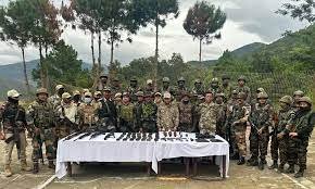 मणिपुर : लूटे गए 6 अत्याधुनिक हथियार बरामद, 4 लोग गिरफ्तार. मणिपुर : लूटे गए 6 अत्याधुनिक हथियार बरामद, 4 लोग गिरफ्तार.