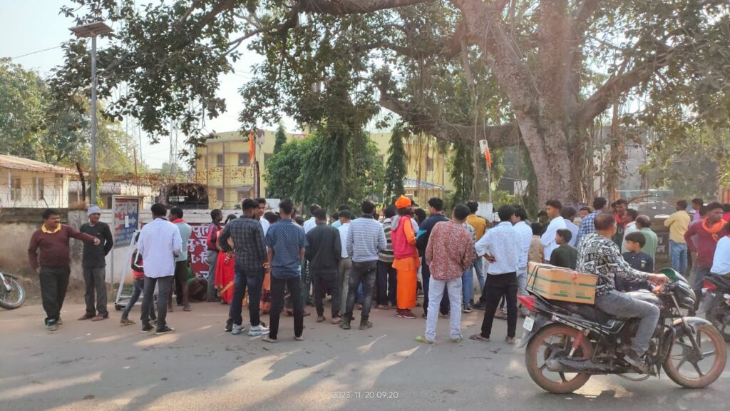 लातेहार:आदिवासी नाबालिक लड़की की दुष्कर्म कर हत्या: जांच में जुटी पुलिस, लातेहार:आदिवासी नाबालिक लड़की की दुष्कर्म कर हत्या: जांच में जुटी पुलिस,
