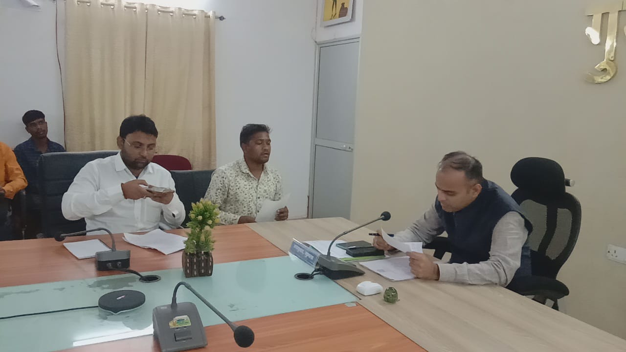 साप्ताहिक जन शिकायत निवारण दिवस का हुआ आयोजन,50 से अधिक नागरिकों ने की उपायुक्त से मुलाकात.