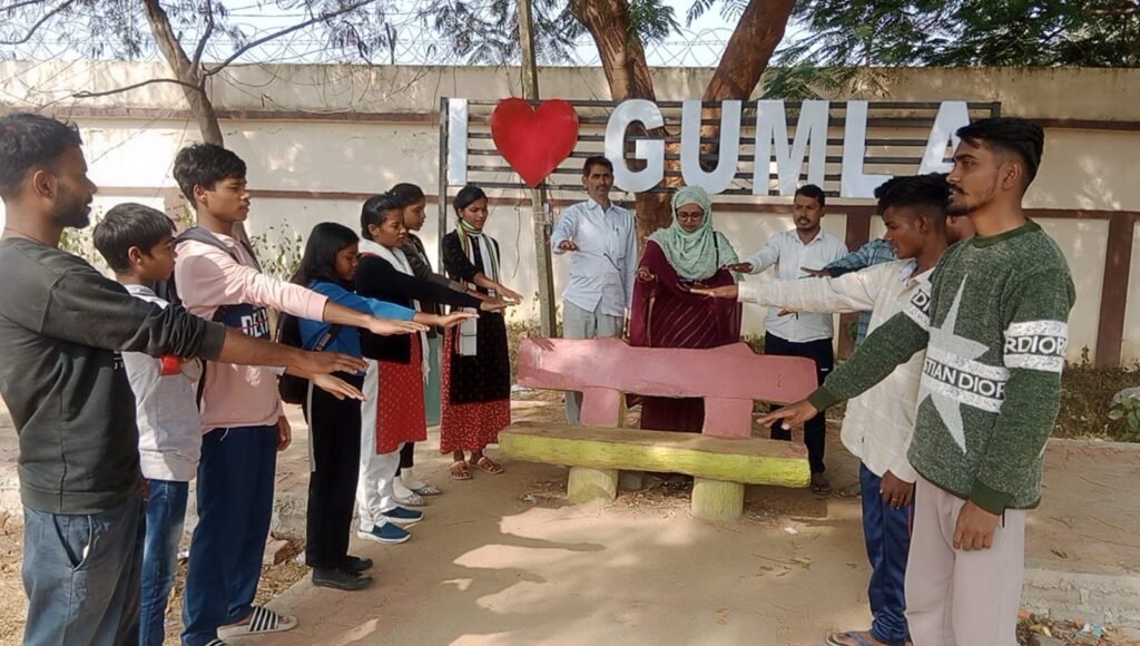 मिशन बदलाव के युवाओं ने संविधान दिवस के अवसर पर संविधान की शपथ ली