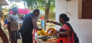 अमबुवा भरनो में जयराम मुंडा की माँ की दिवंगत आत्मा की शांति के लिए विधायक जिगा मुंडा जी पत्थरगड़ी कार्यक्रम में हुए शामिल.
